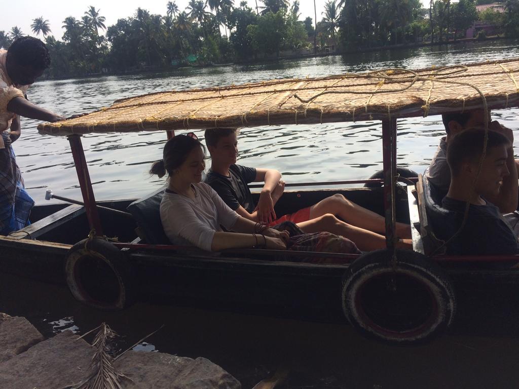 Alappuzha Thoms Beach Homestay מראה חיצוני תמונה